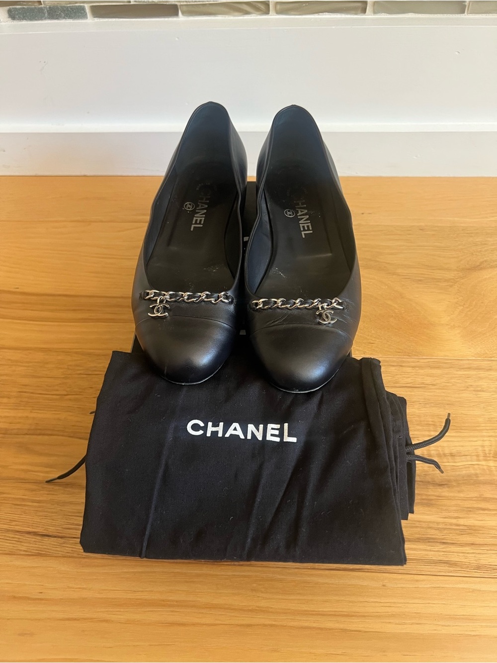 CHANEL Black Leather Chain CC Ballet Flats